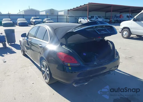 2020 Mercedes-Benz C 300 z USA, uszkodzony, nr VIN WDDWF8DB2LR545092